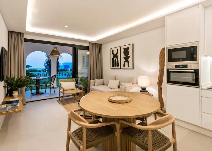 Lägenhet Castillo San Carlos Luxury Seafront Residence Torremolinos